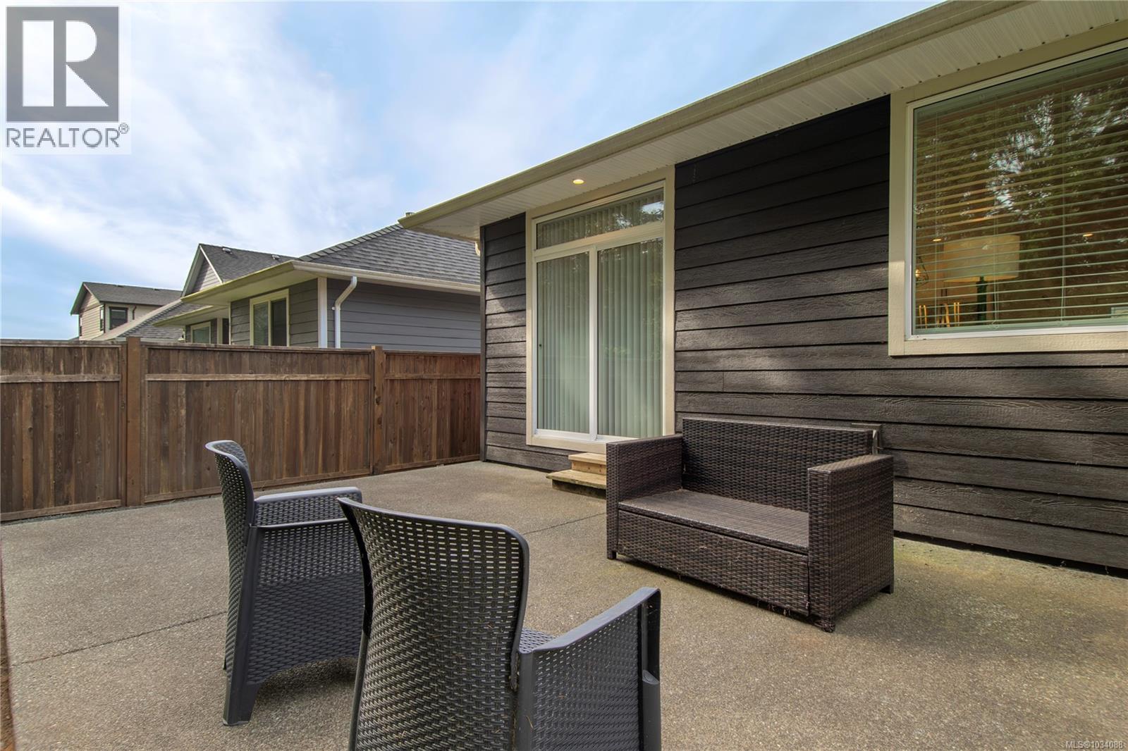 782 Salal St - 32