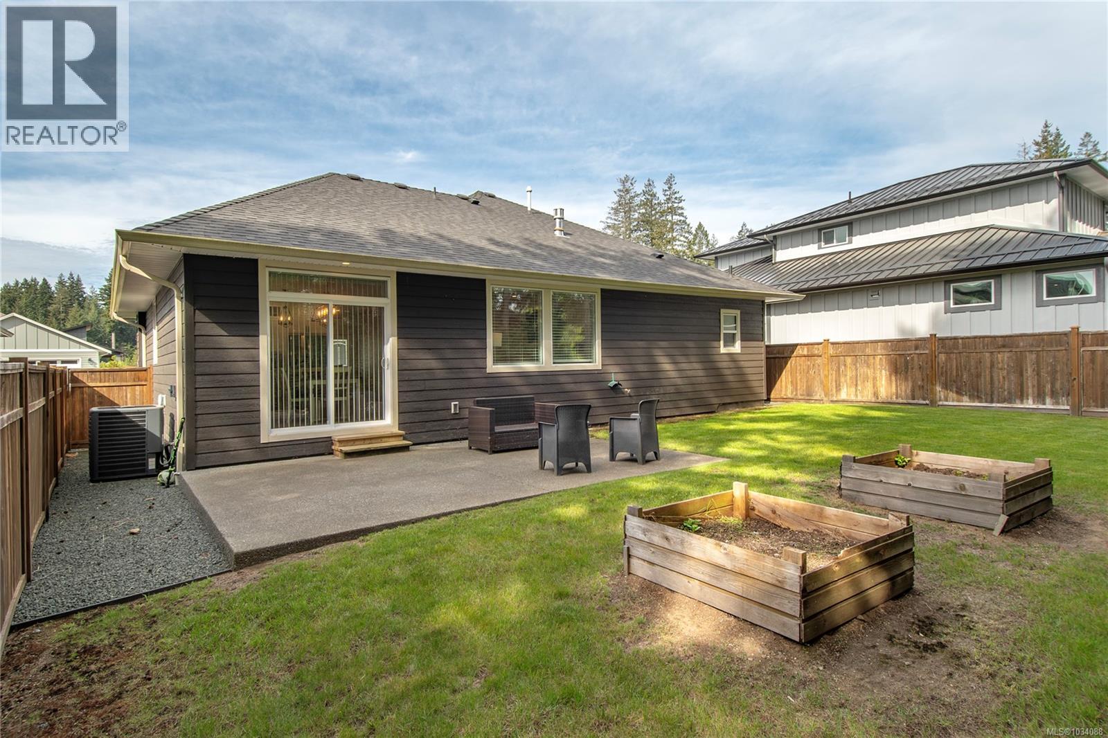 782 Salal St - 35