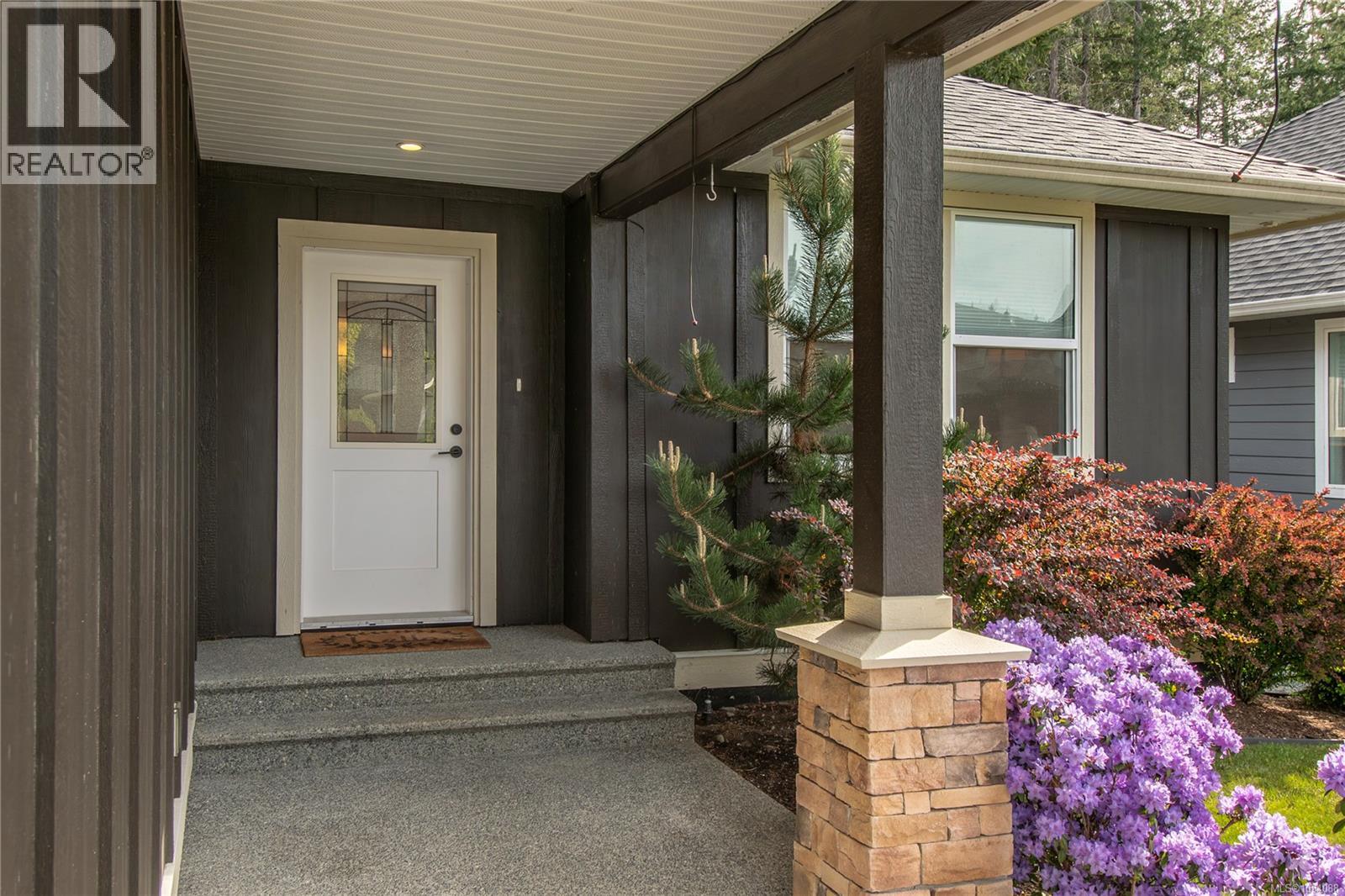 782 Salal St - 4