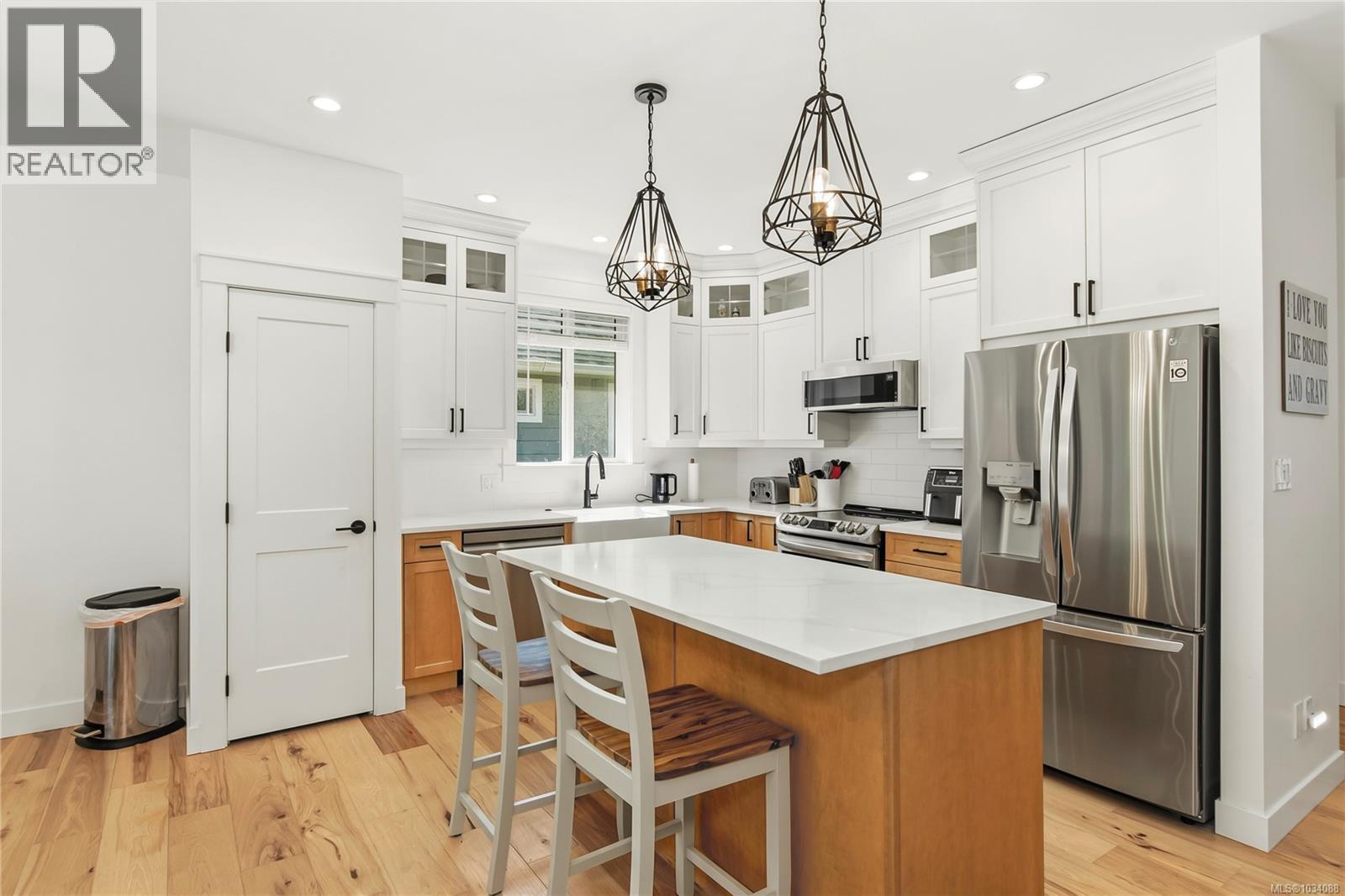 782 Salal St - 6