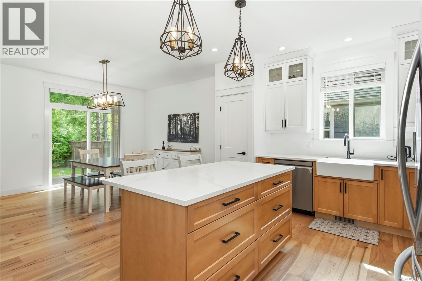 782 Salal St - 7