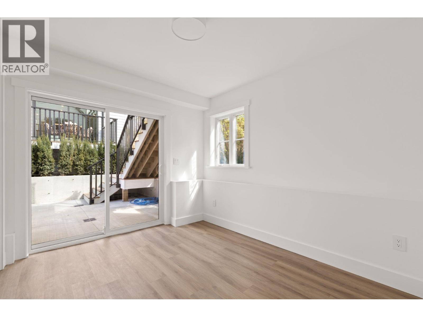 1 326 W 14TH STREET, North Vancouver