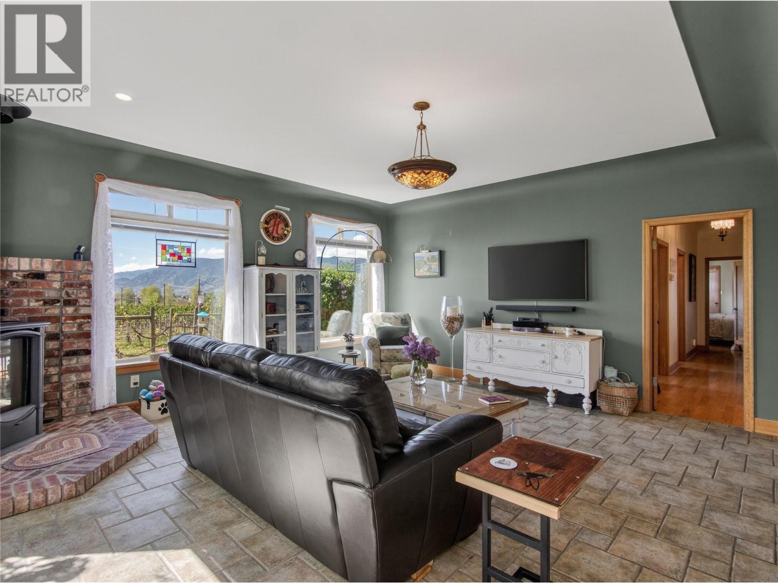 350 MIDDLE BENCH Road, Penticton
