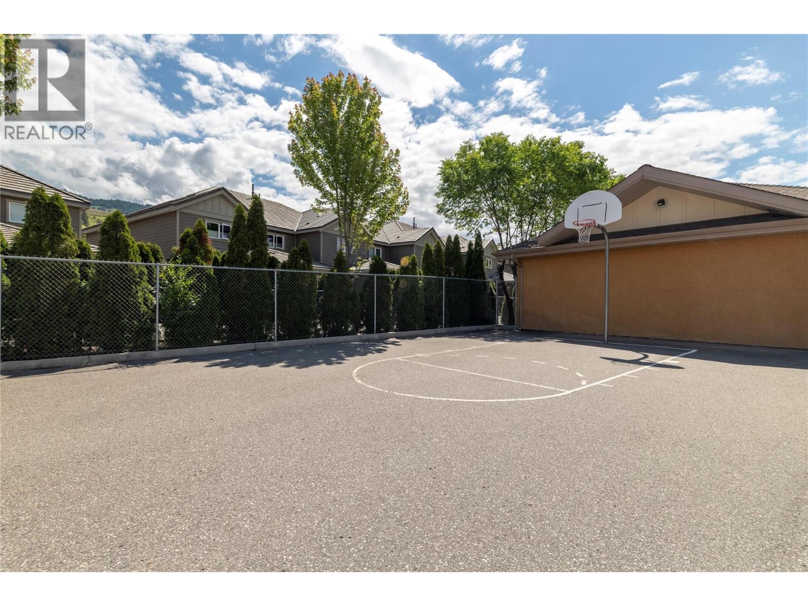 3570 Woodsdale Road Unit# 305, Lake Country