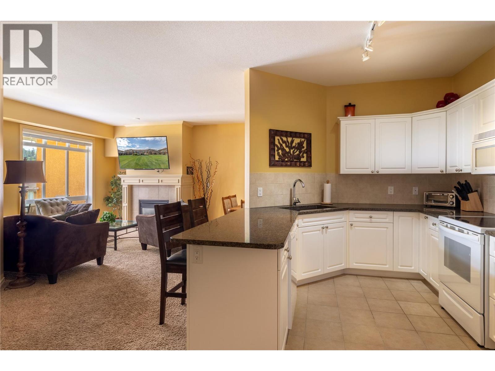3570 Woodsdale Road Unit# 305, Lake Country