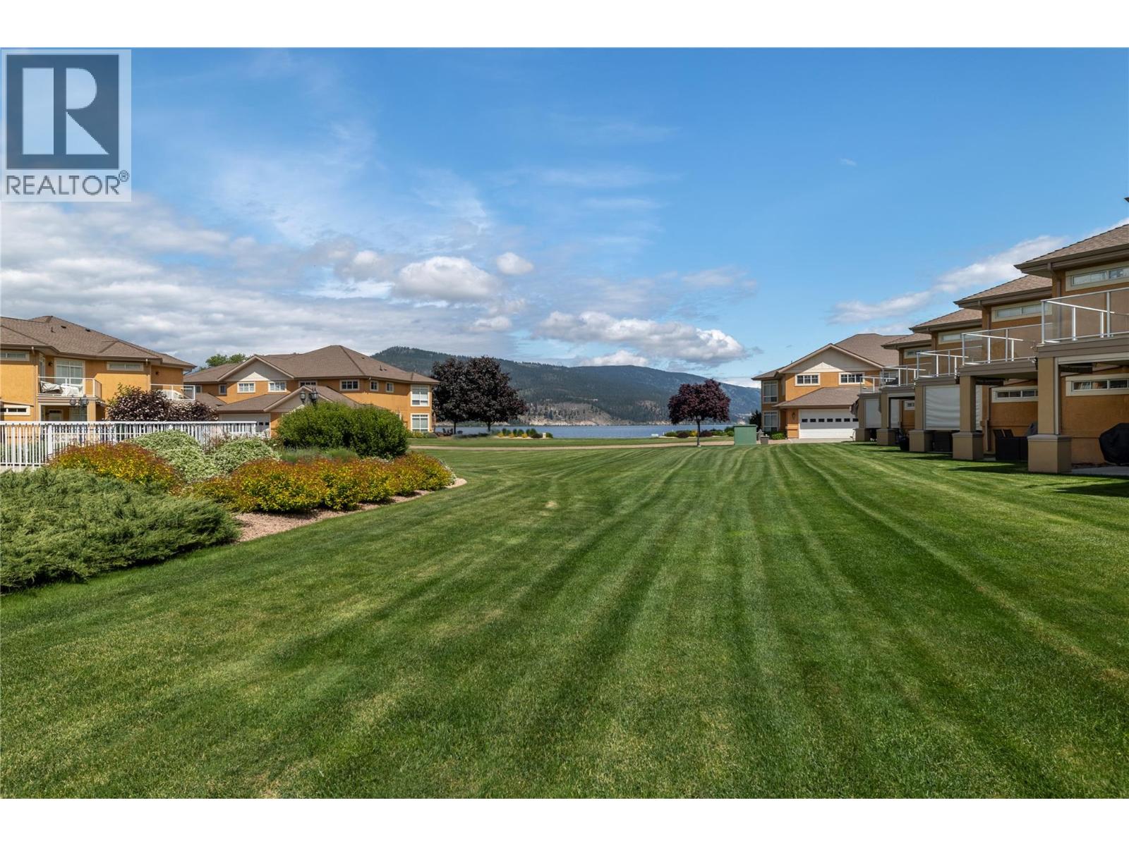 3570 Woodsdale Road Unit# 305, Lake Country