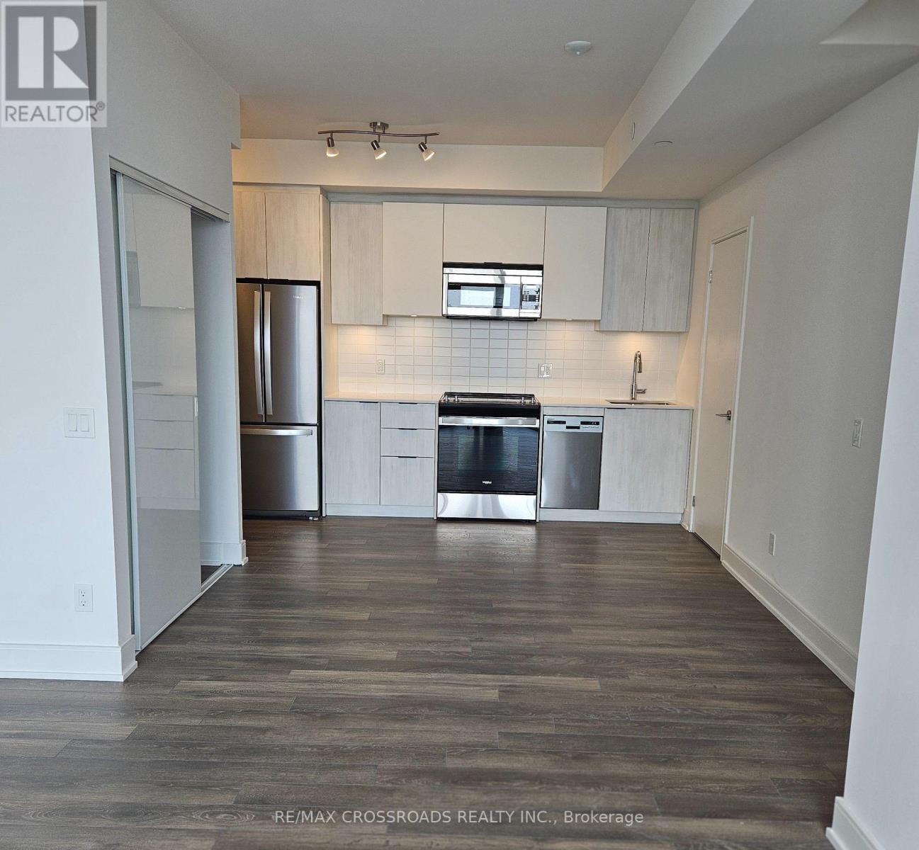 #1209 1350 ELLESMERE ROAD - 3