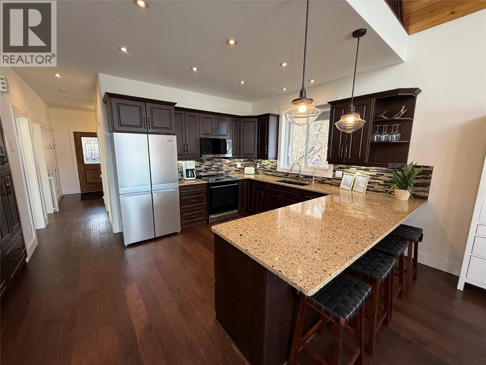 6986 South Moberly Lake Road, Moberly Lake