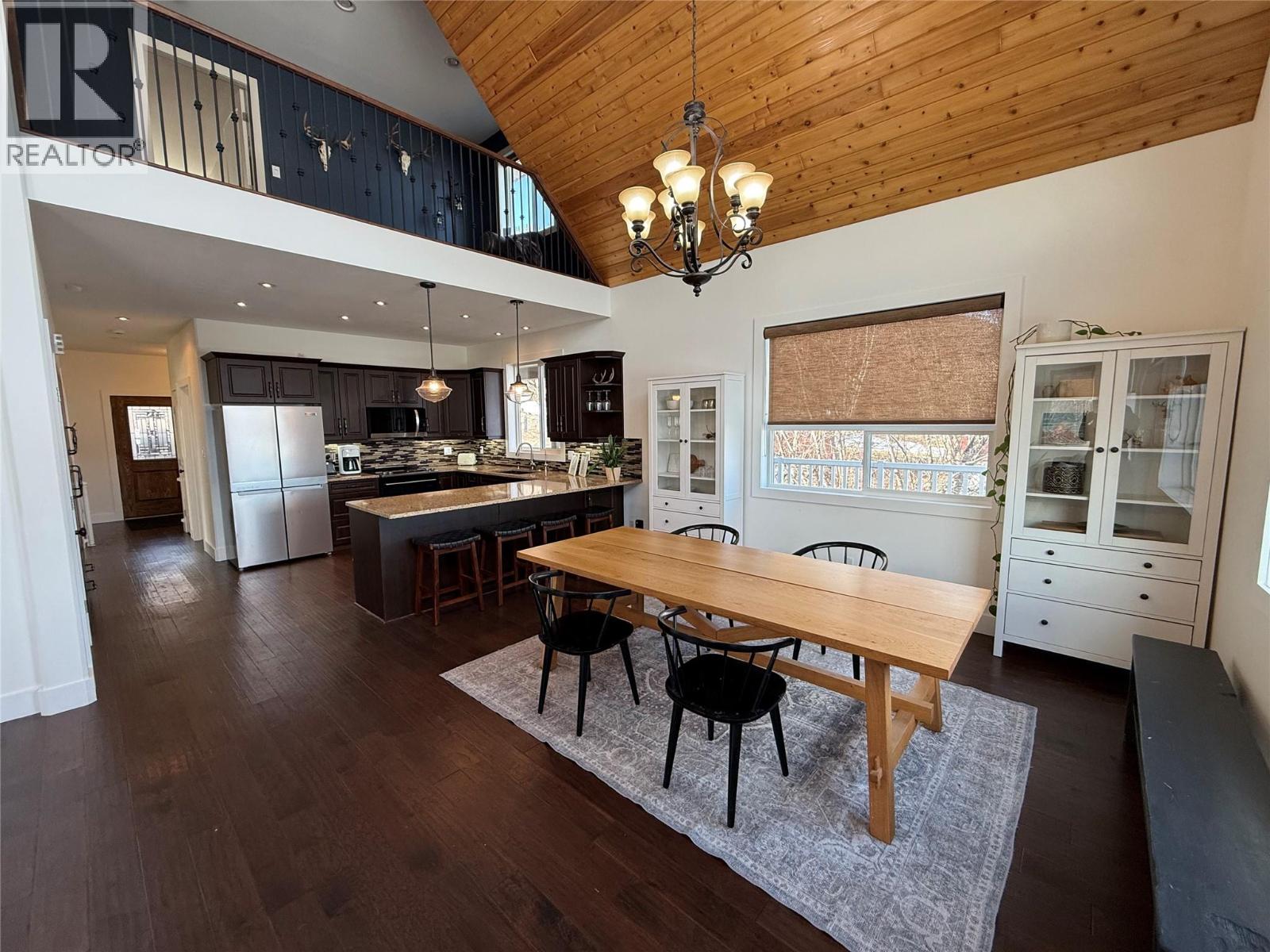 6986 South Moberly Lake Road, Moberly Lake