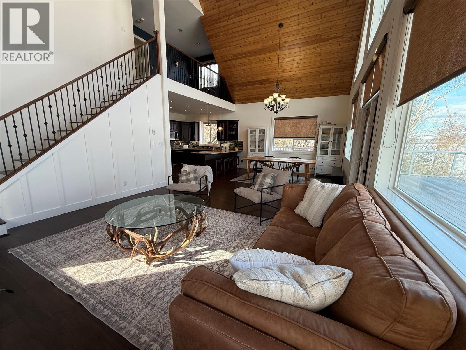 6986 South Moberly Lake Road, Moberly Lake