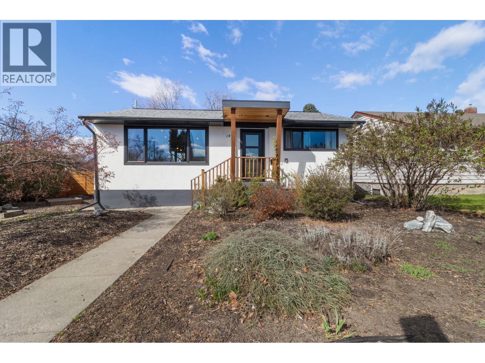 1892 Carruthers Street, Kelowna