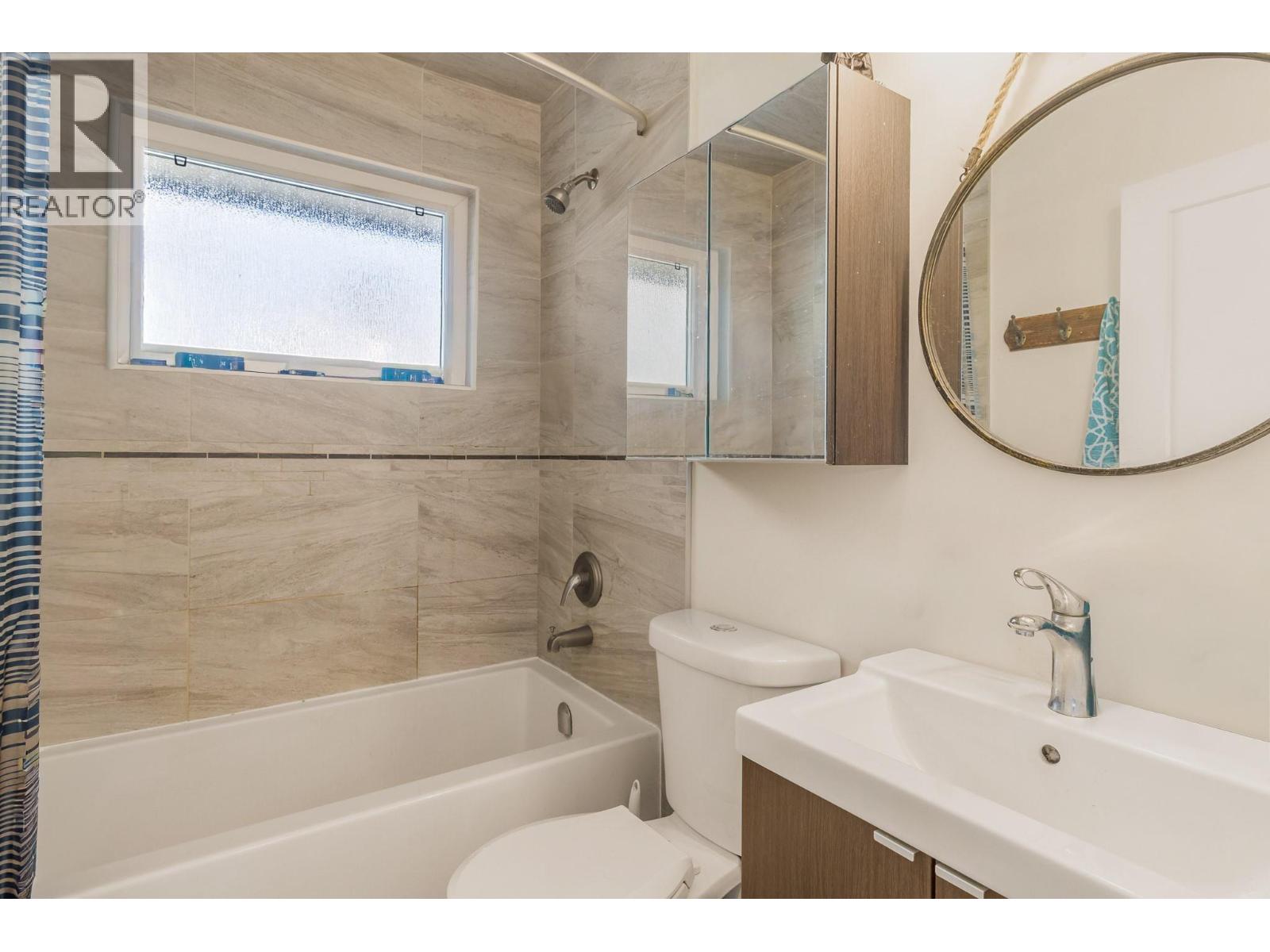 1892 Carruthers Street, Kelowna