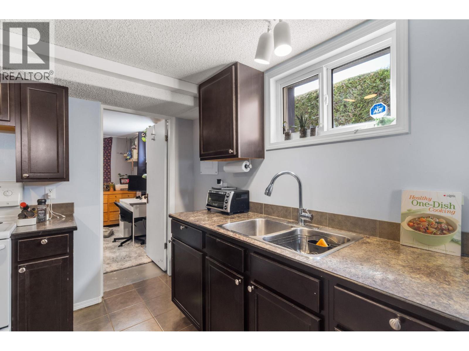 1892 Carruthers Street, Kelowna