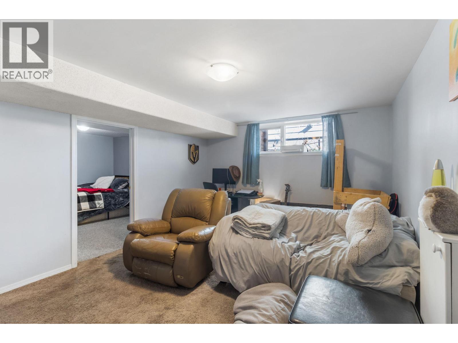 1892 Carruthers Street, Kelowna