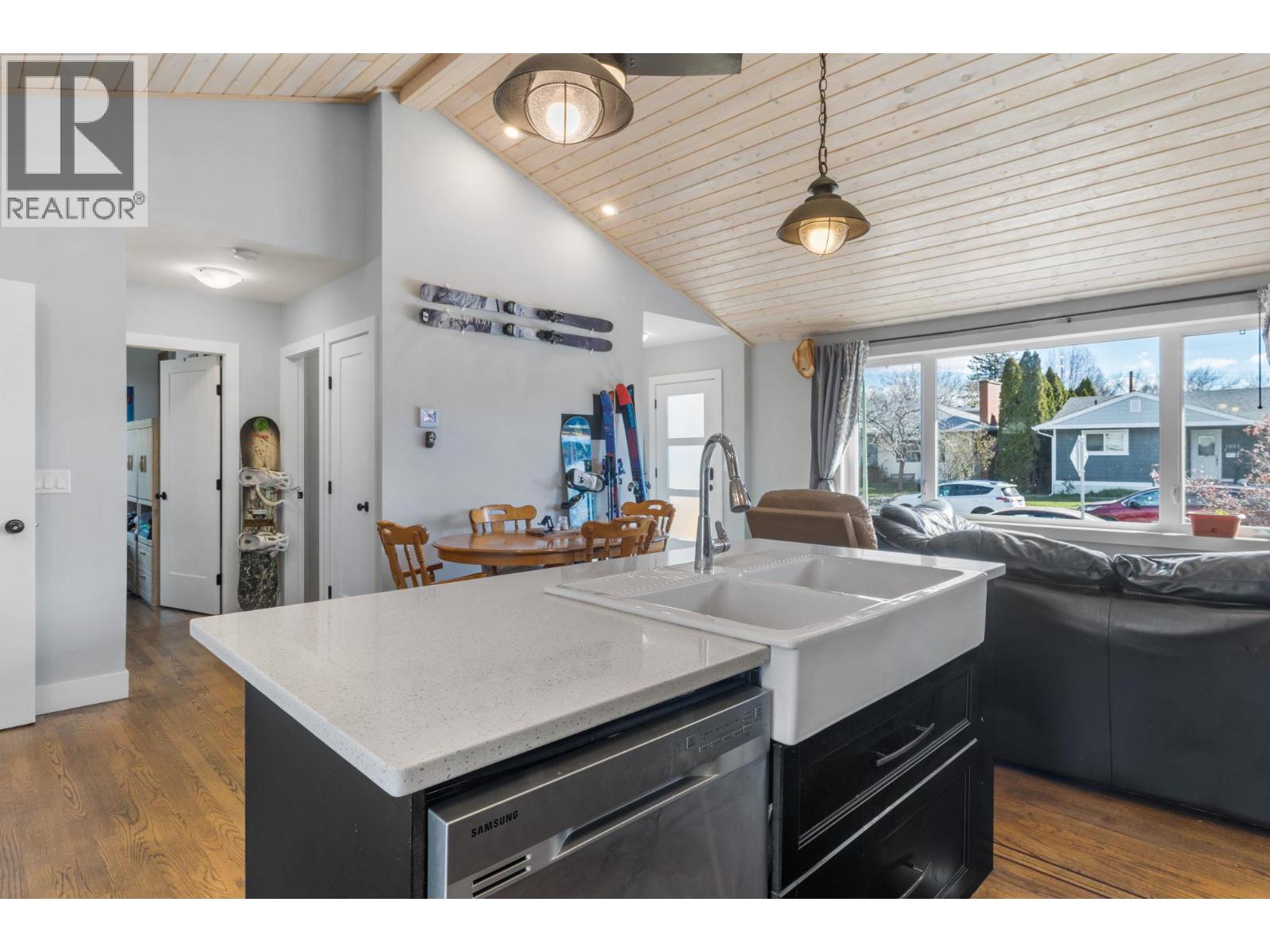 1892 Carruthers Street, Kelowna