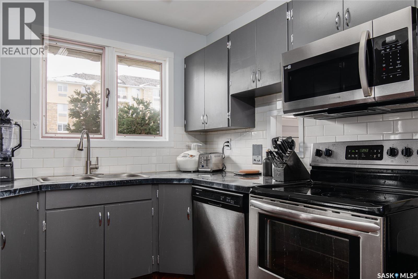 401 Stadacona STREET W - 10