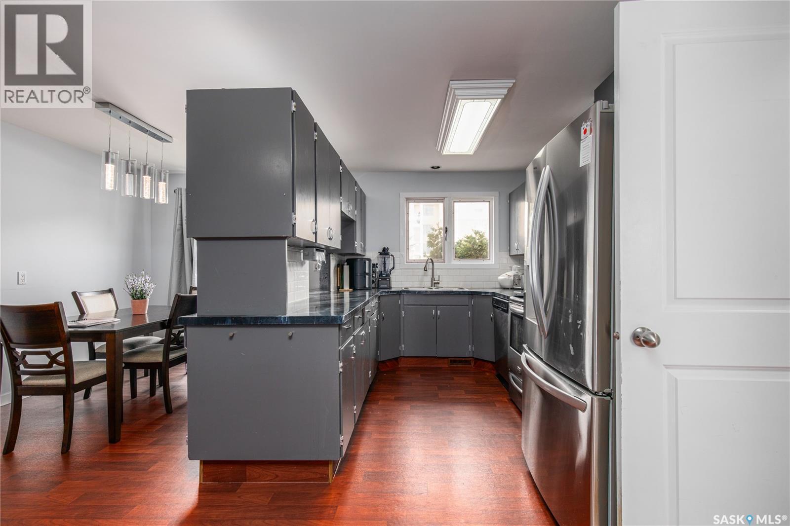 401 Stadacona STREET W - 8