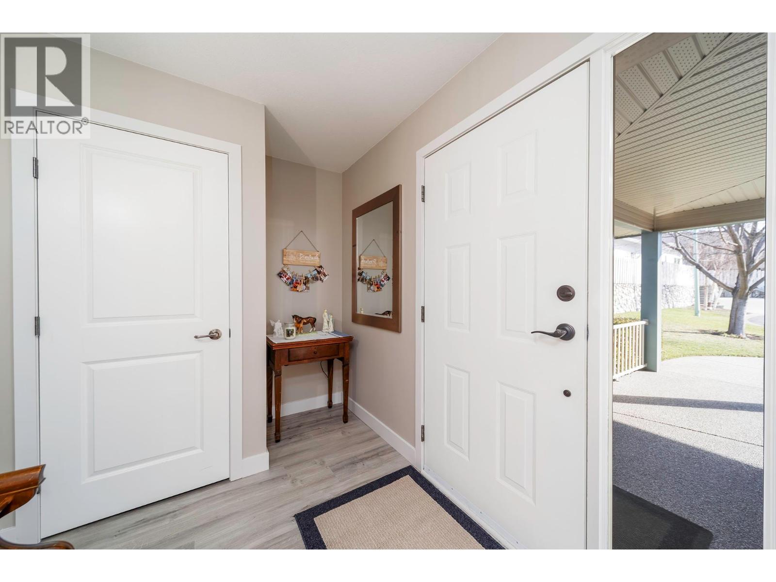  860 Galbraith Place, Kelowna