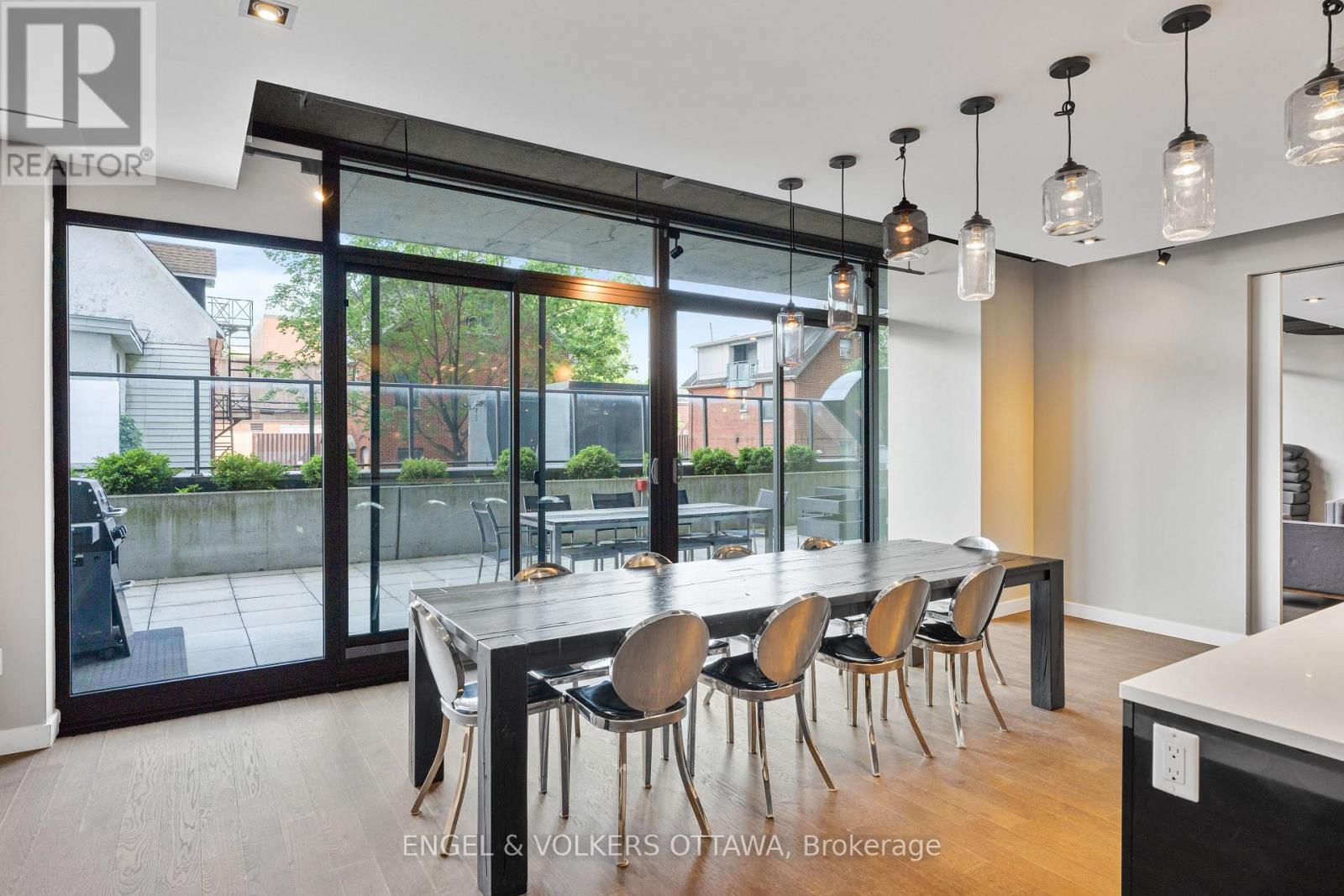 #1004 224 LYON STREET N - 38