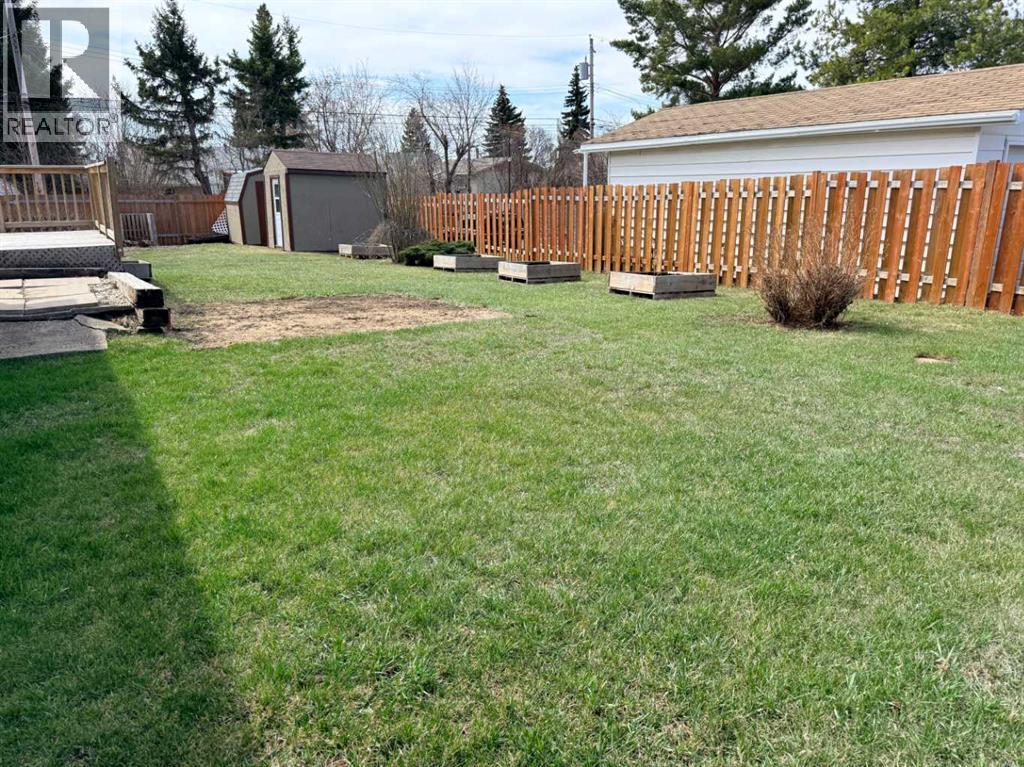 1033 16 Avenue — photo 35