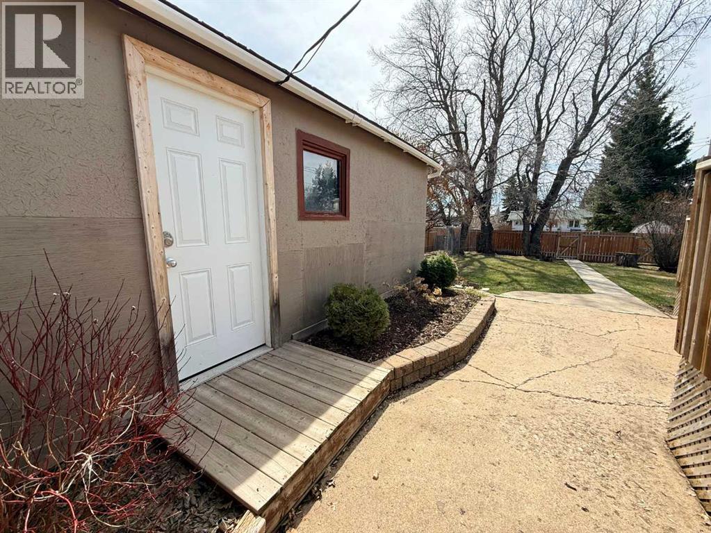 1033 16 Avenue — photo 41