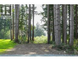 Bedroom - 7594 Island Hwy N, Merville, BC V9N1G3 Photo 9