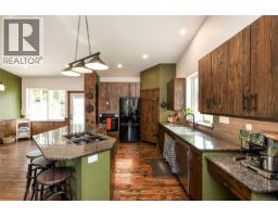Laundry room - 7594 Island Hwy N, Merville, BC V9N1G3 Photo 15