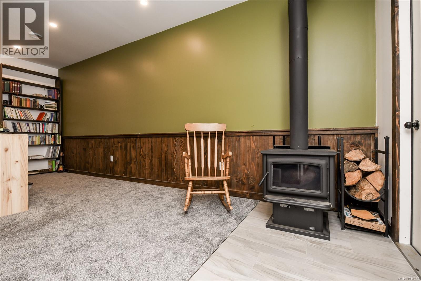 7594 Island Hwy N - 27