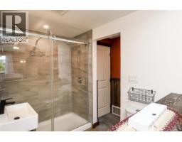 7594 Island Hwy N, Merville, BC V9N1G3 Photo 32
