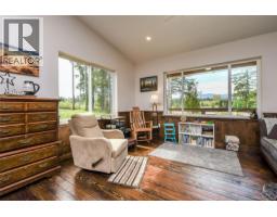 7594 Island Hwy N, Merville, BC V9N1G3 Photo 22