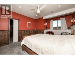 7594 Island Hwy N, Merville, BC V9N1G3 Photo 28