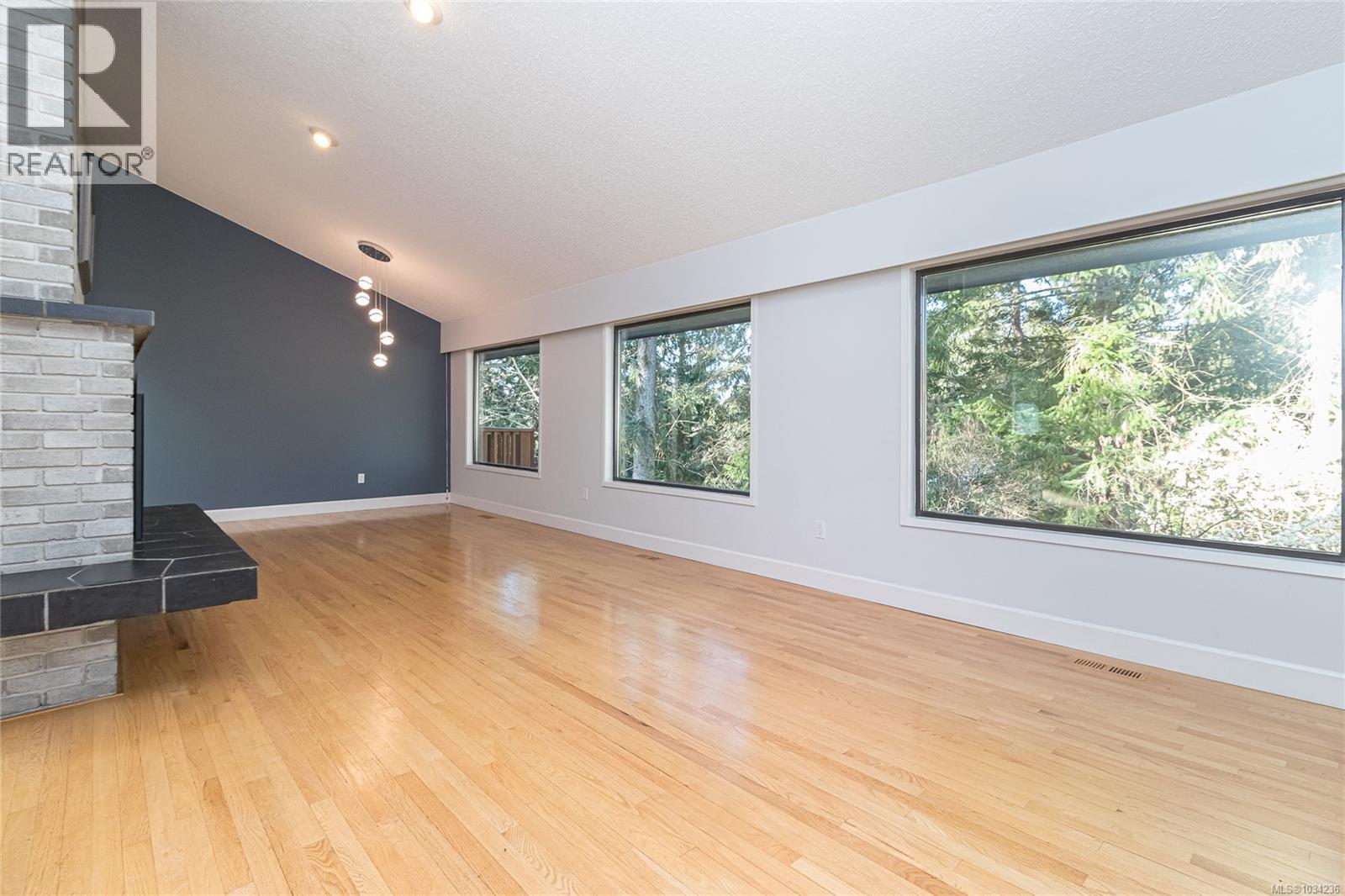 2660 MacDonald Dr E - 16