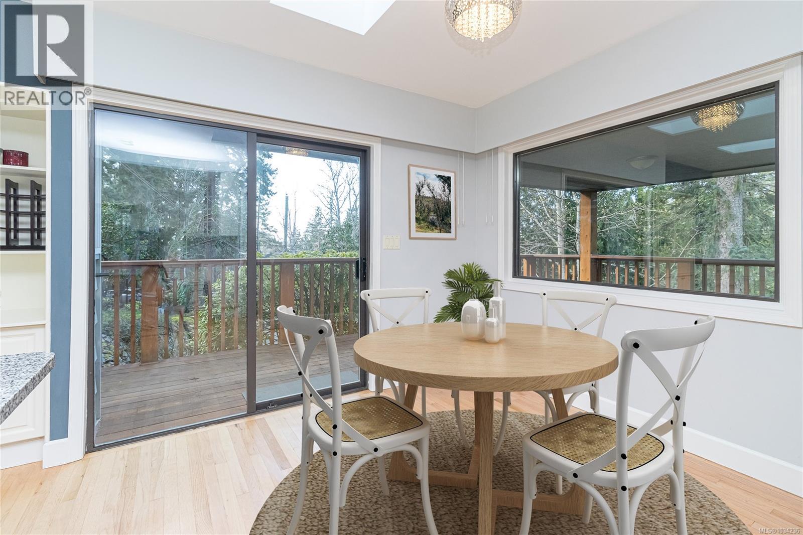 2660 MacDonald Dr E - 22