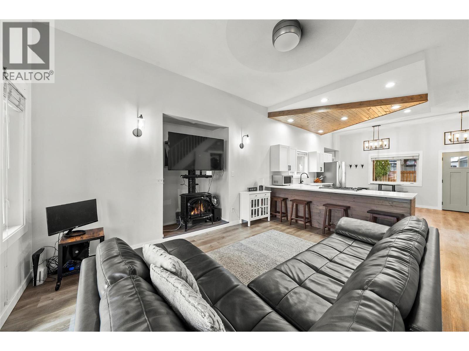 2022 Eagle Bay Road, Blind Bay