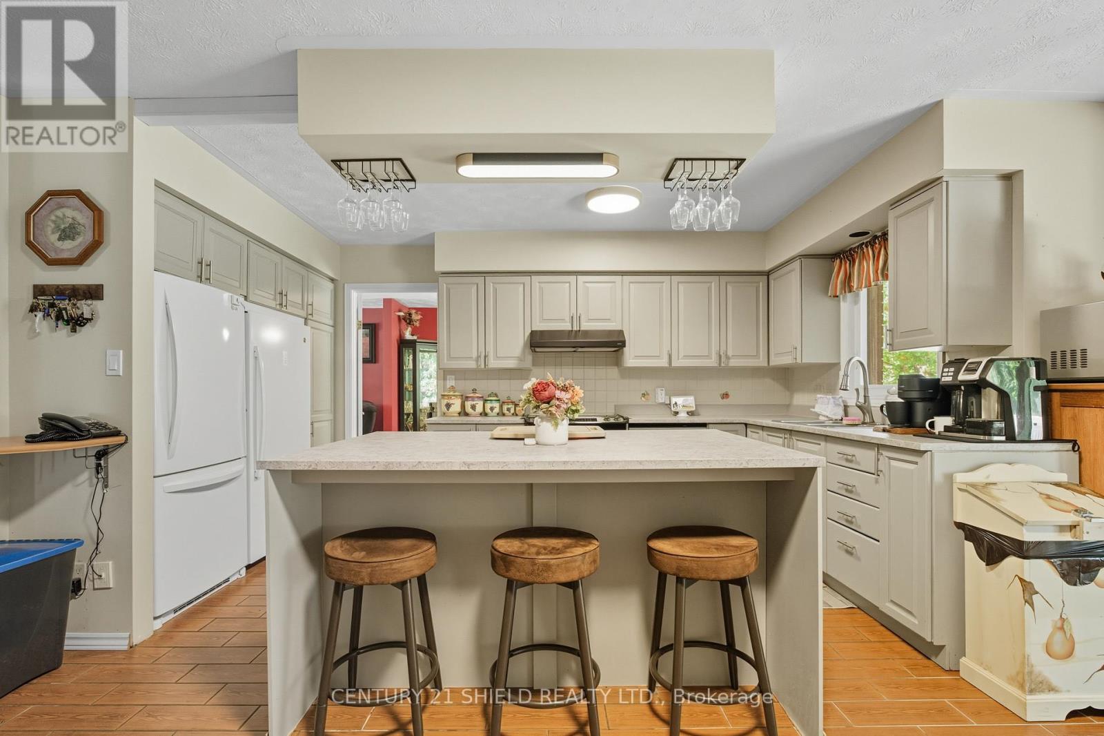 4555 GLEN ROY ROAD - 24