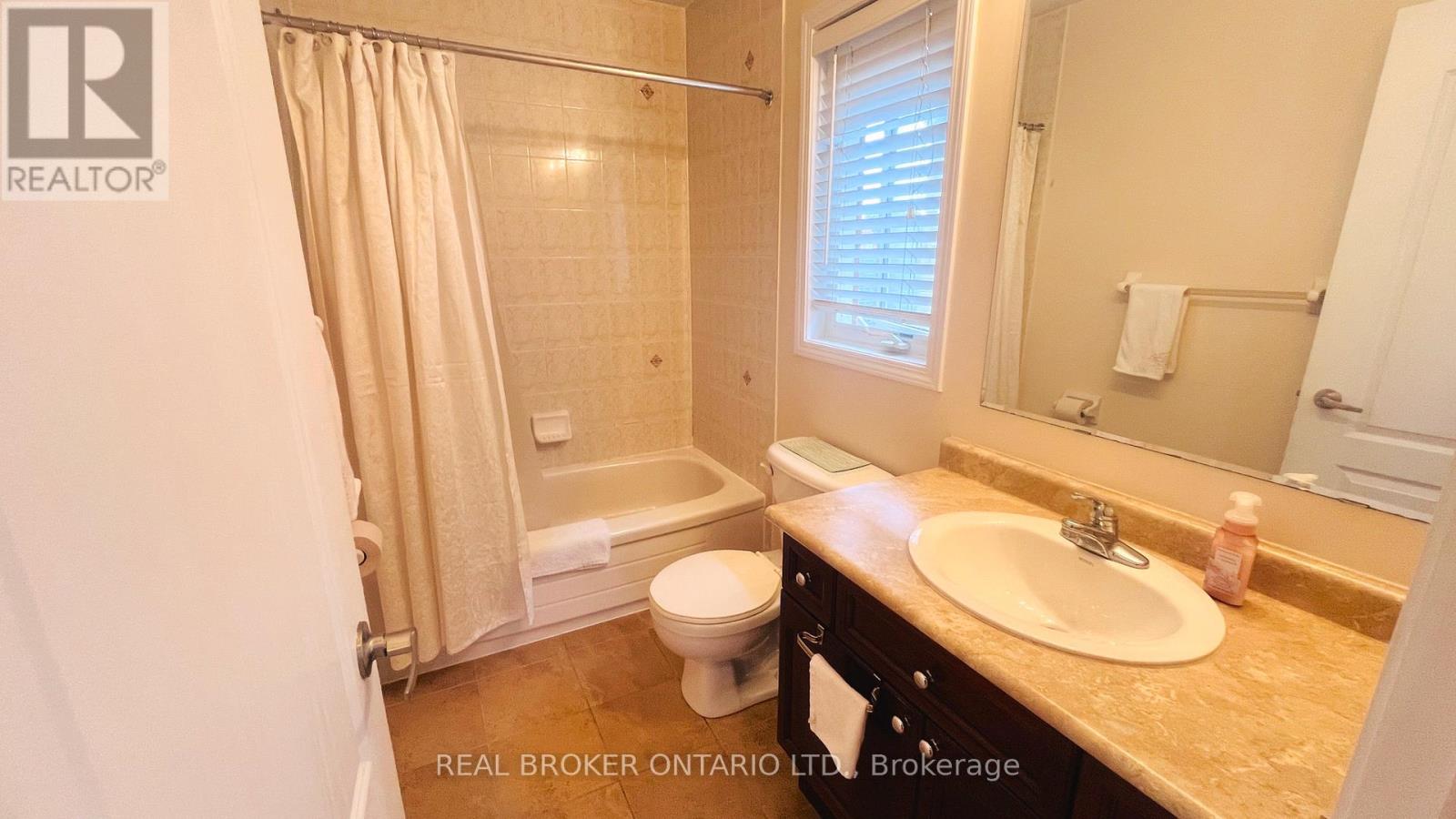49 COLCHESTER STREET - 37