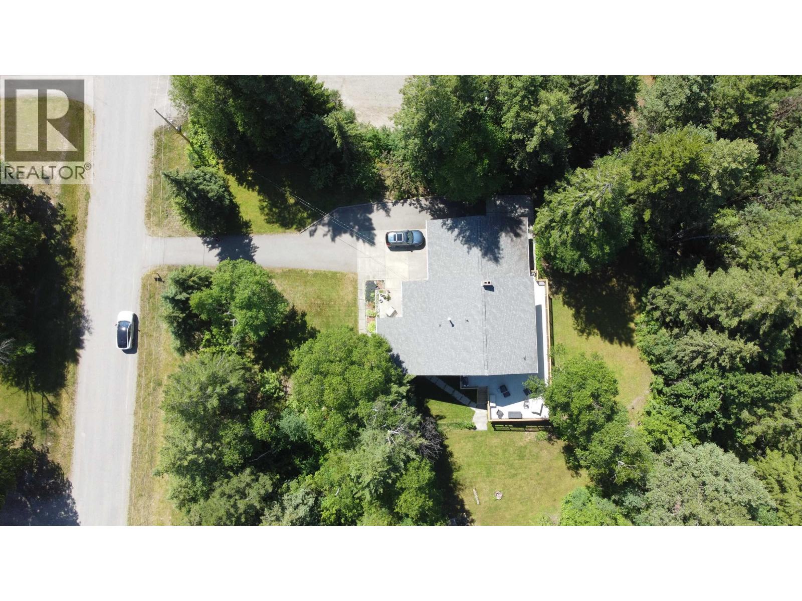 3192 SPRUCE RIDGE ROAD - Image 2