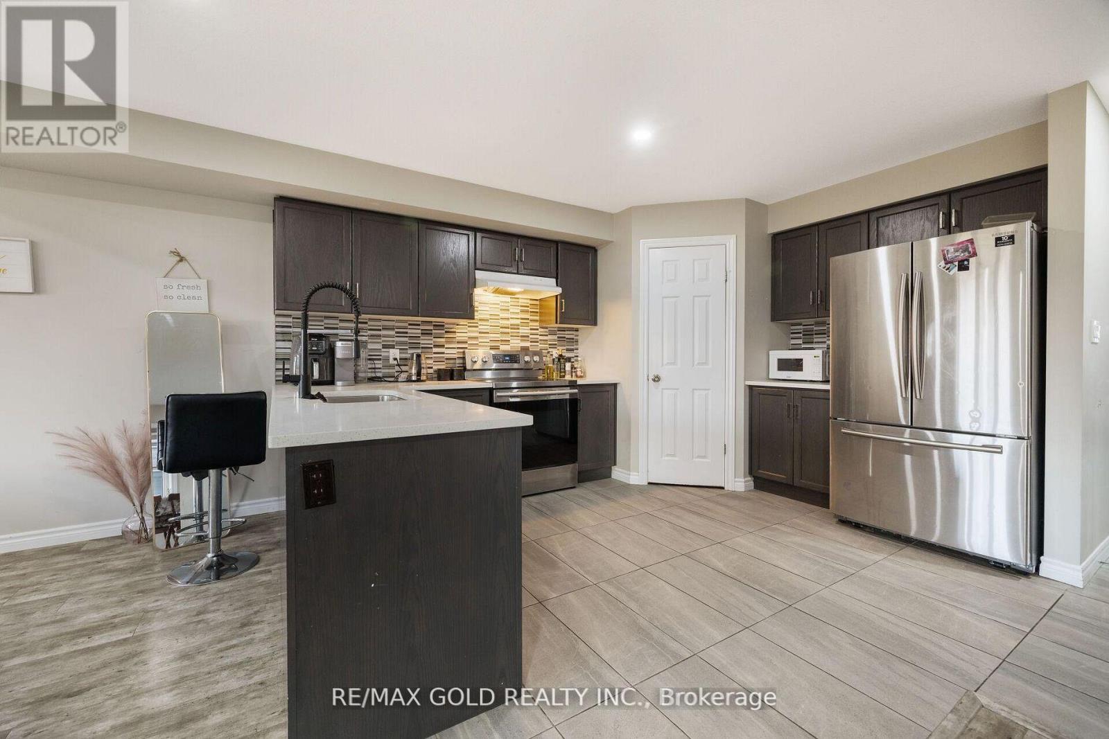 1357 CALAIS DRIVE - 32