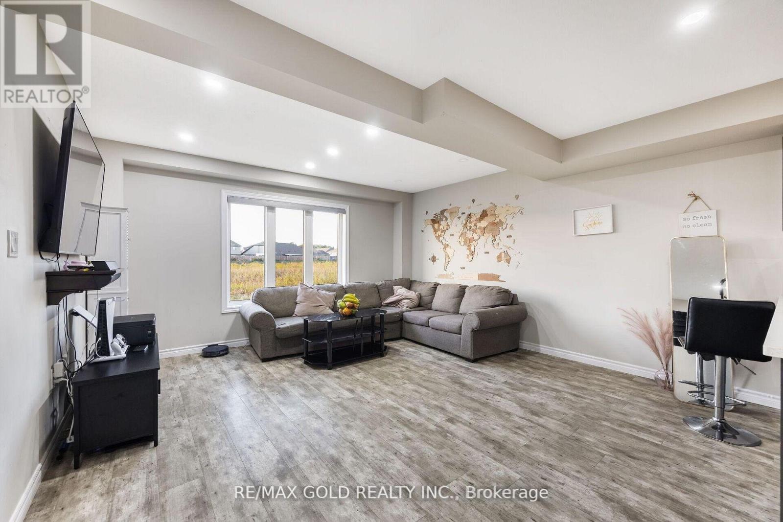 1357 CALAIS DRIVE - 38