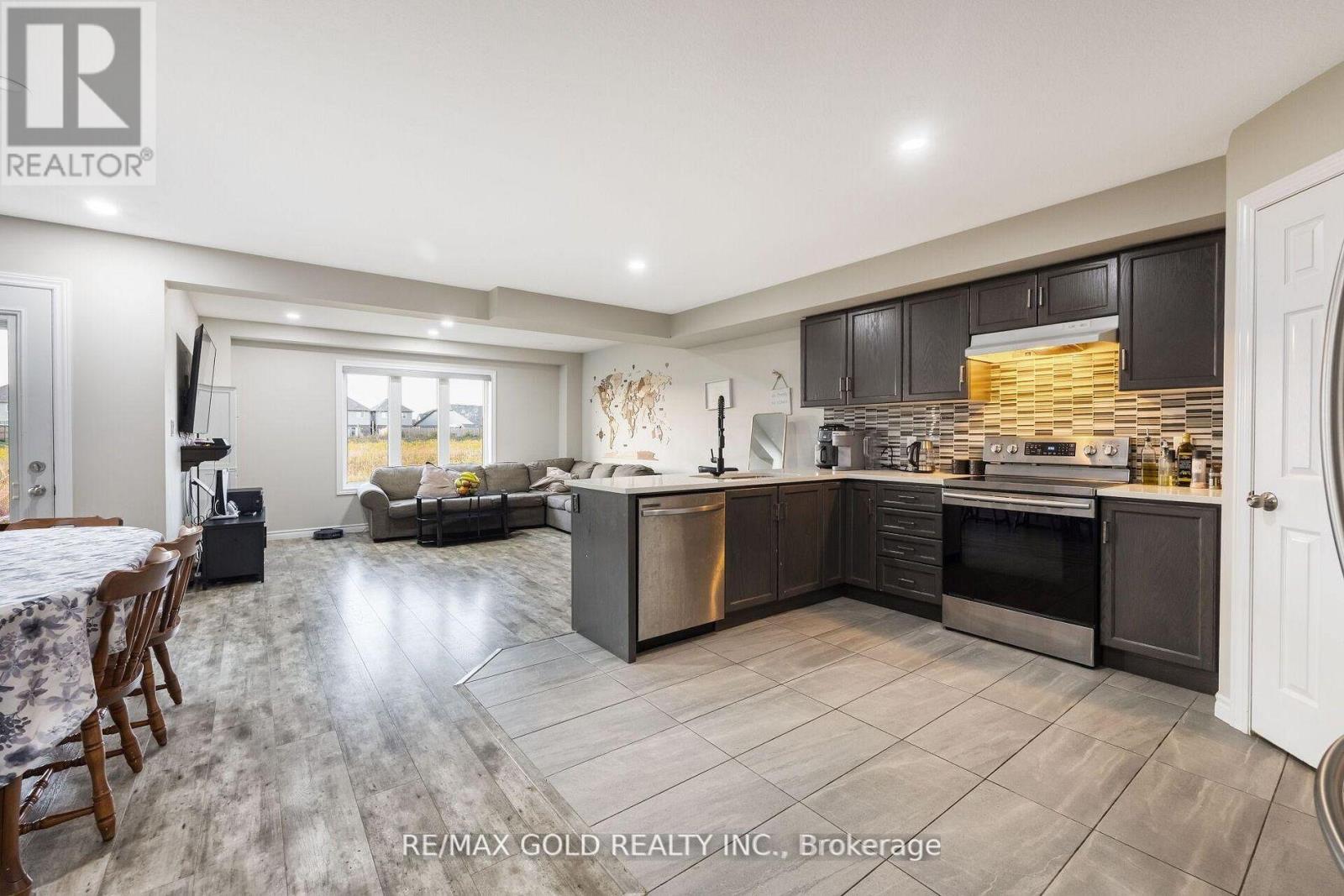 1357 CALAIS DRIVE - 39