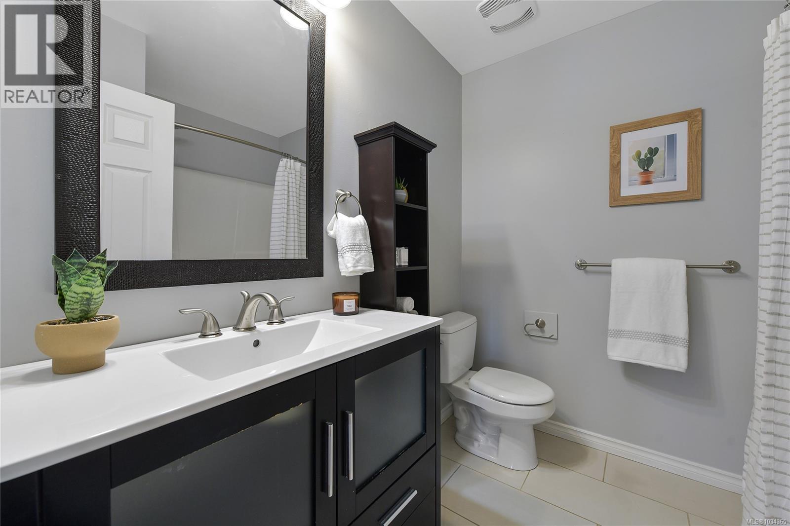  1627 Hybury Place, Saanich