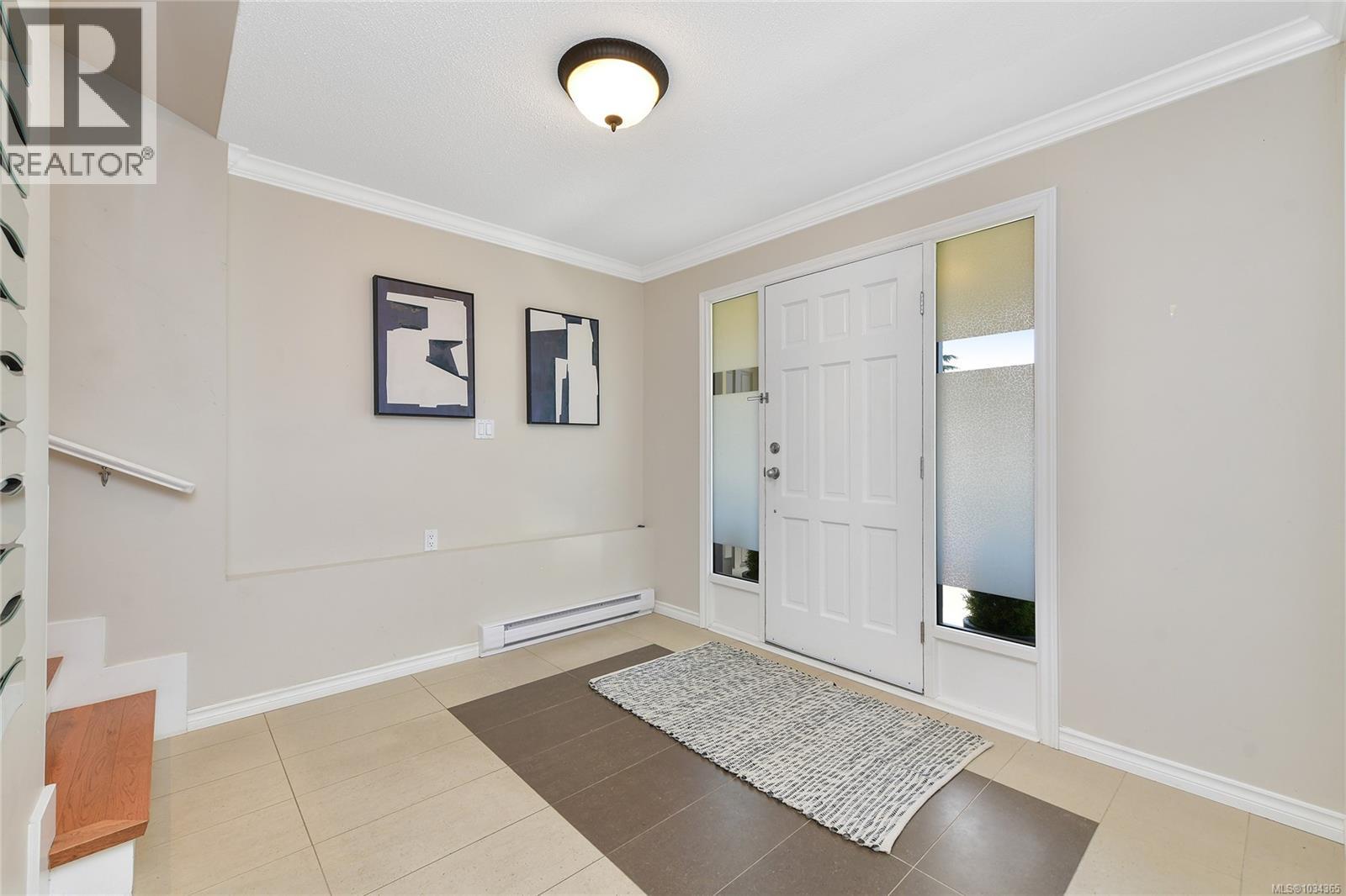  1627 Hybury Place, Saanich