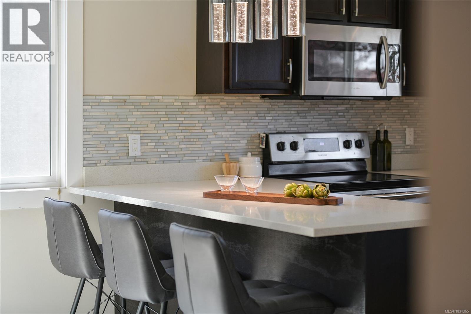  1627 Hybury Place, Saanich
