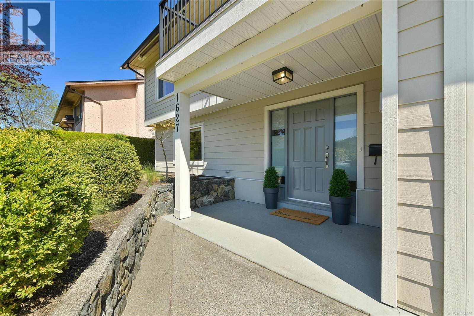  1627 Hybury Place, Saanich