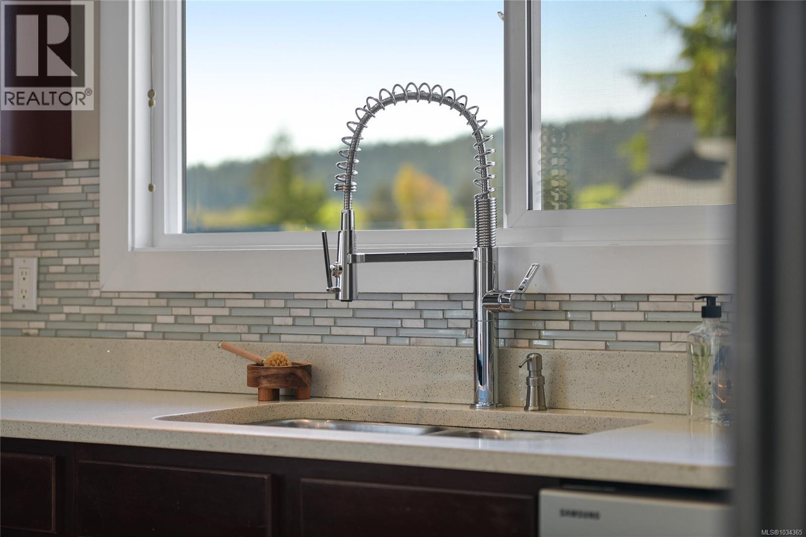  1627 Hybury Place, Saanich