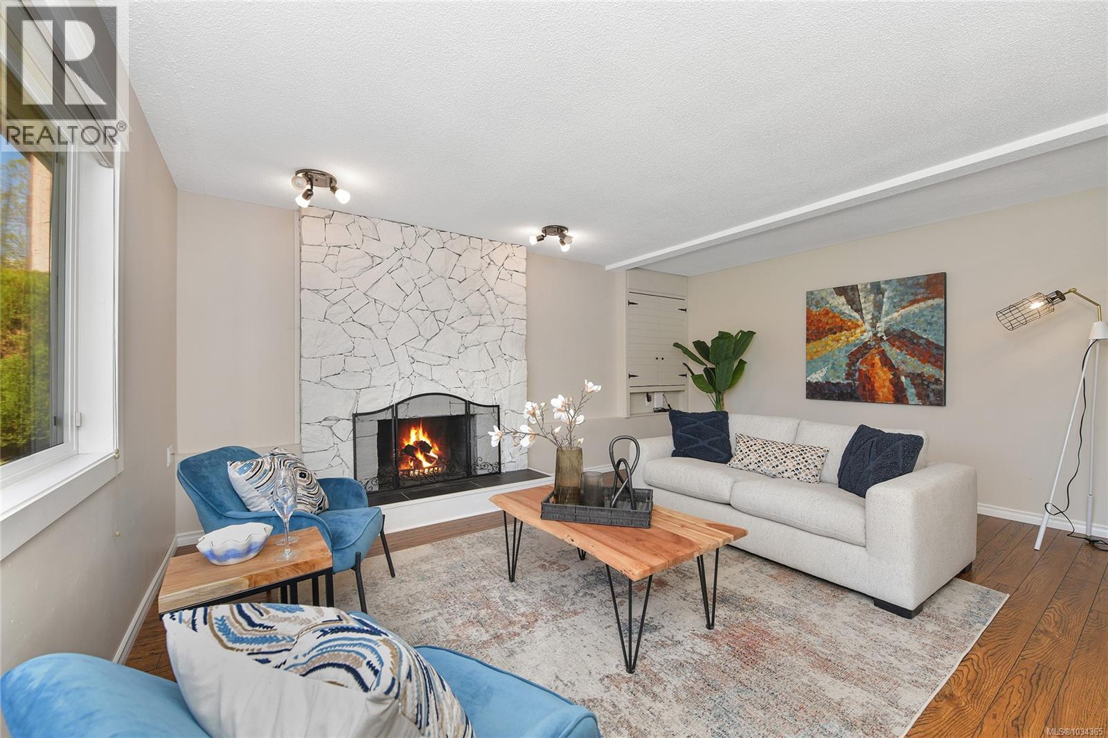  1627 Hybury Place, Saanich