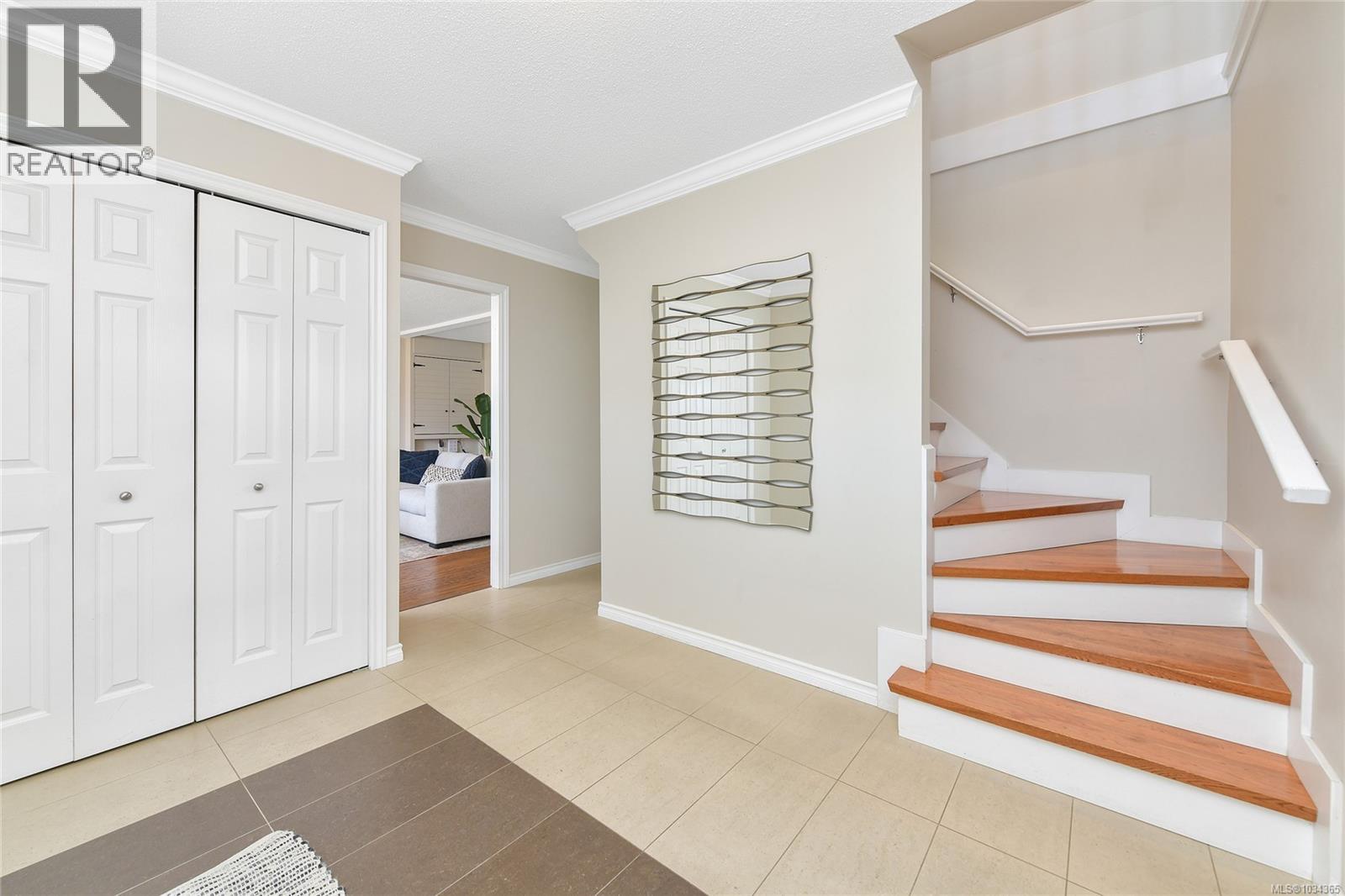  1627 Hybury Place, Saanich