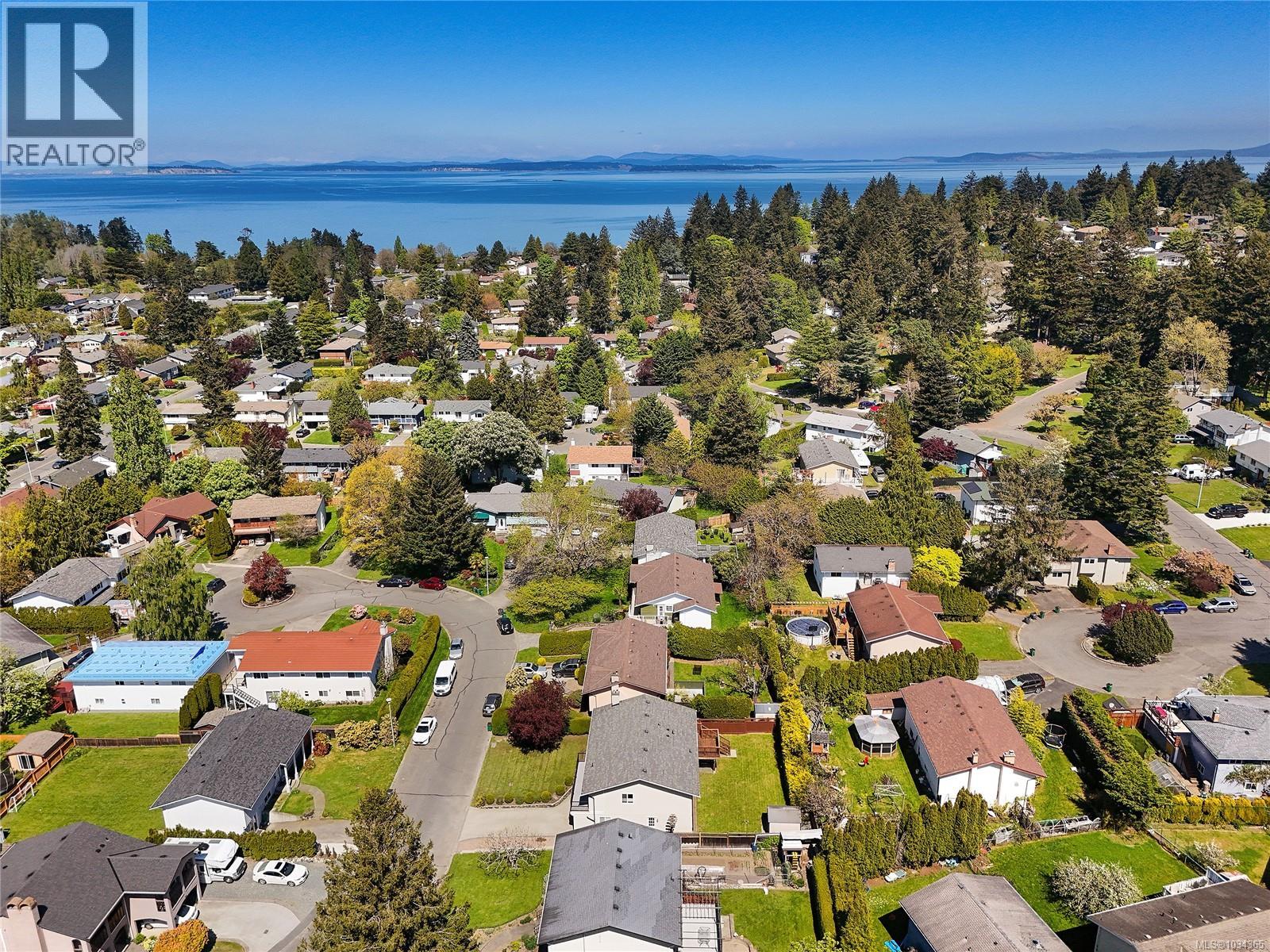  1627 Hybury Place, Saanich