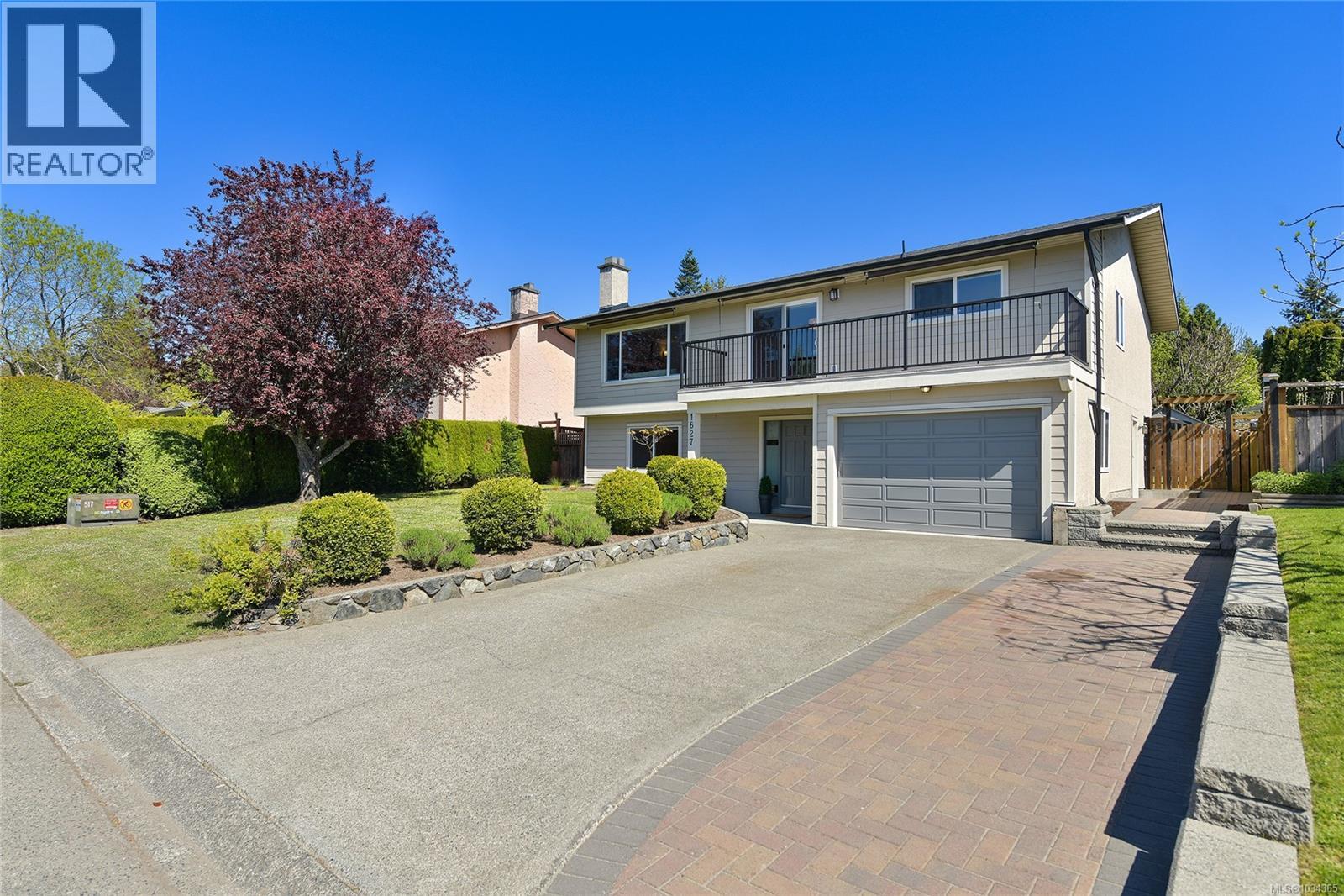  1627 Hybury Place, Saanich