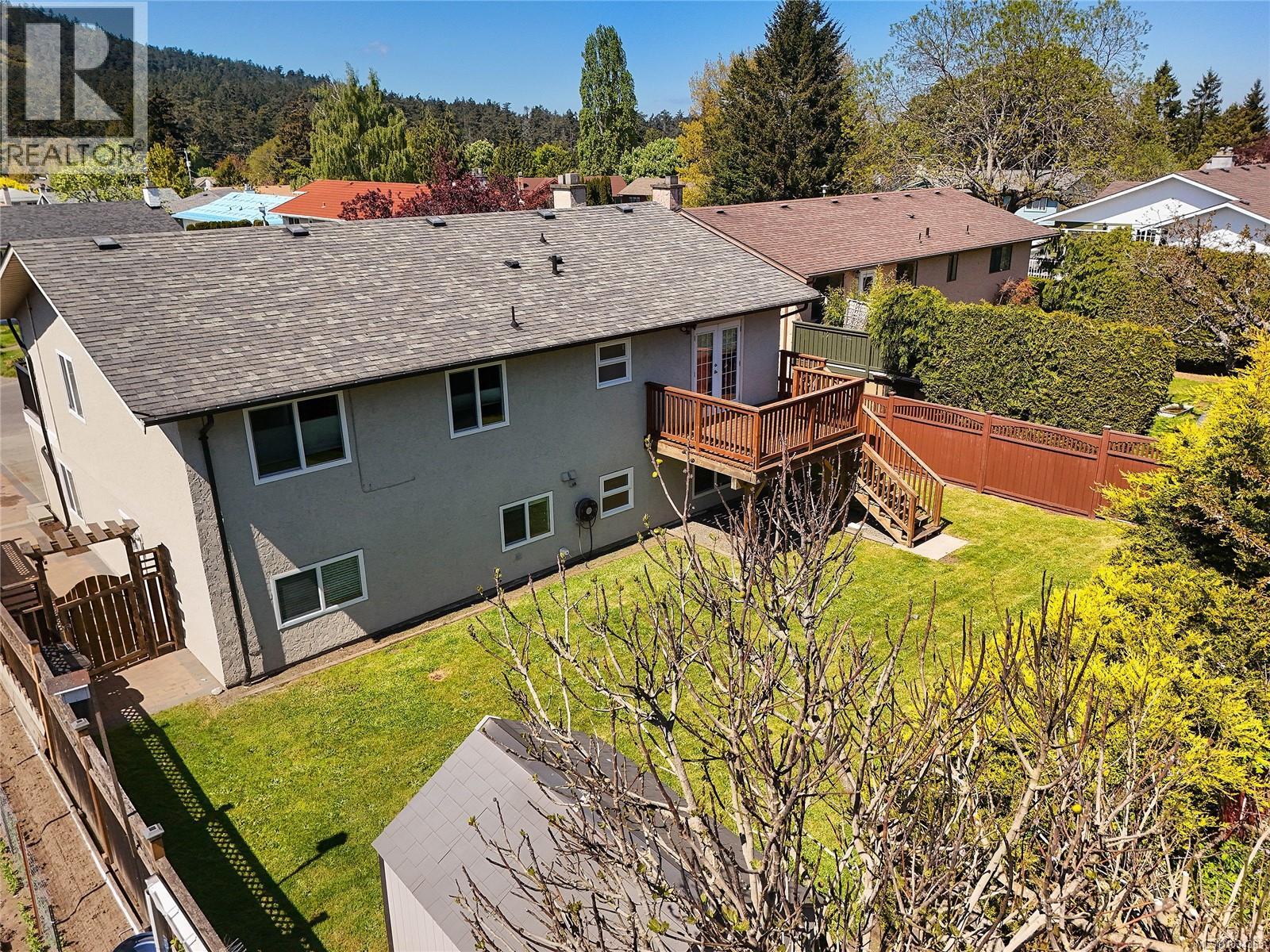  1627 Hybury Place, Saanich